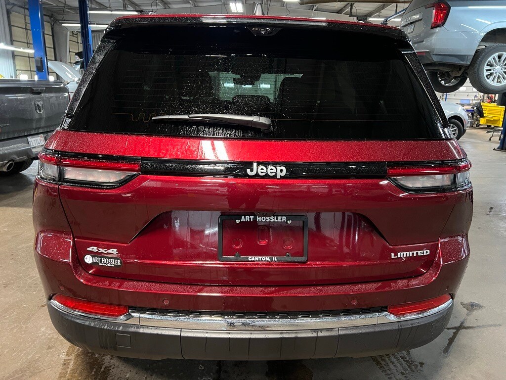 2025 Jeep Grand Cherokee Limited photo 4
