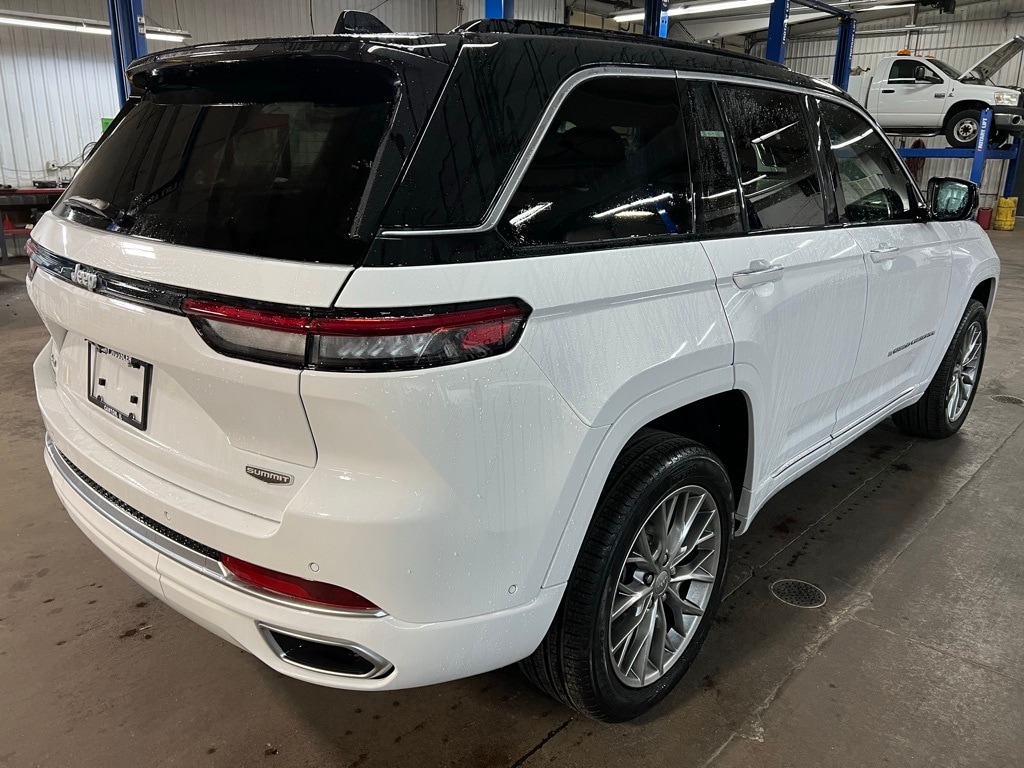 New 2025 Jeep Grand Cherokee SUMMIT 4X4 Sport Utility