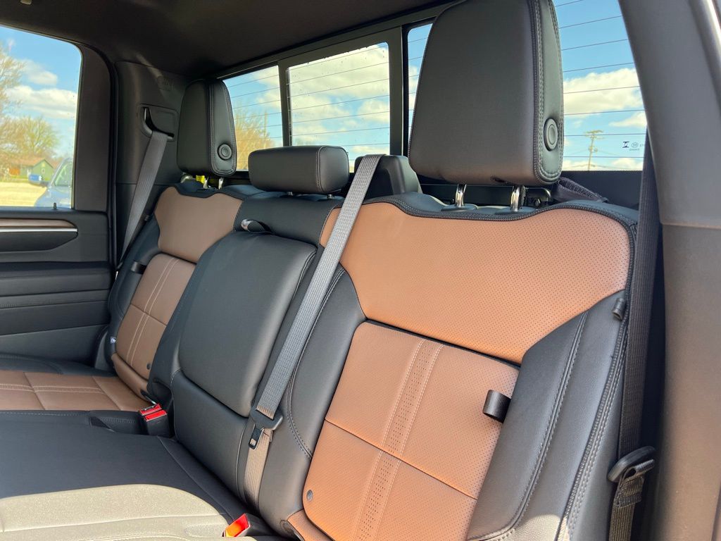 2025 Chevrolet Silverado 2500HD High Country - Photo 27