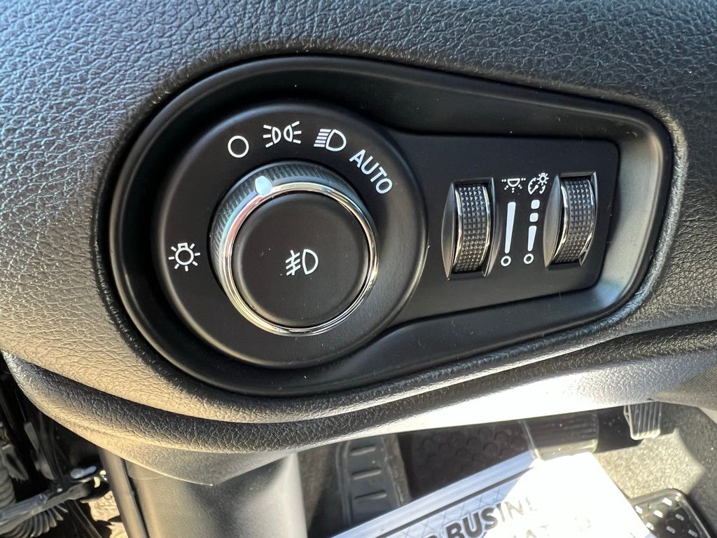 2022 Jeep Renegade Latitude - Photo 27