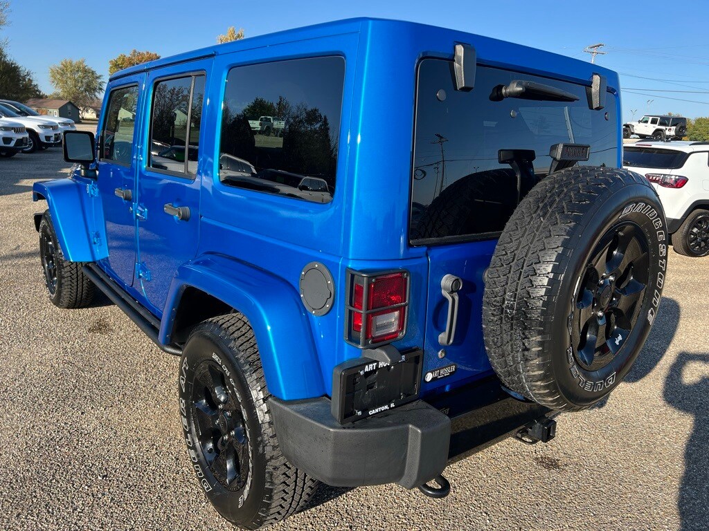 2015 Jeep Wrangler Unlimited Sahara Altitude photo 3