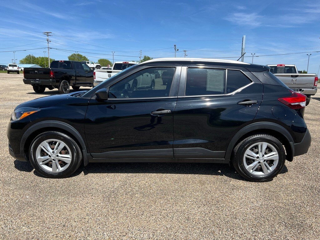 Used 2019 Nissan Kicks S with VIN 3N1CP5CU6KL521009 for sale in Canton, IL