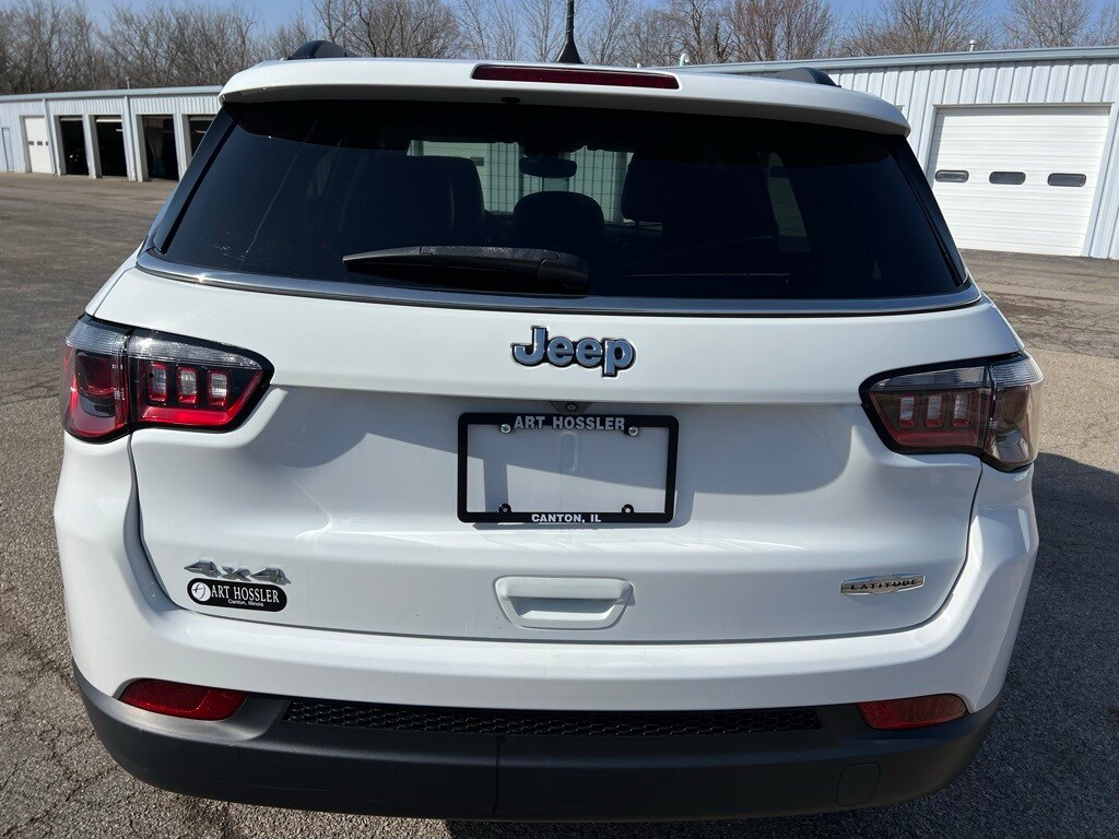 2022 Jeep Compass Latitude photo 4