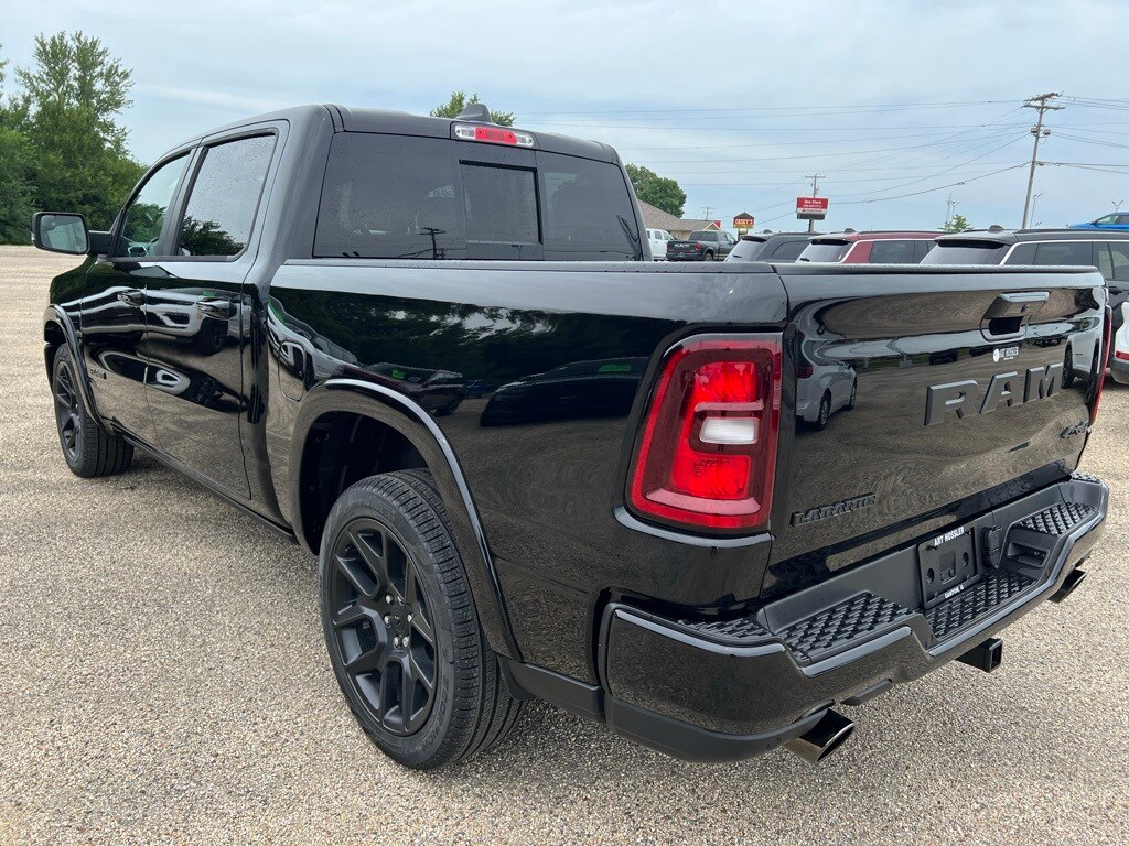 2025 Ram 1500 Laramie photo 3