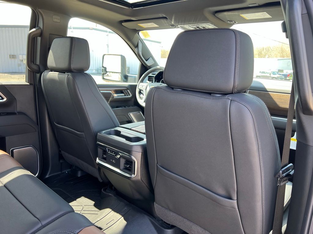 2025 Chevrolet Silverado 2500HD High Country - Photo 17
