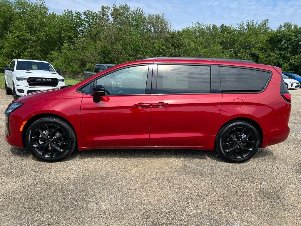 New 2027 Chrysler Pacifica Passenger Van