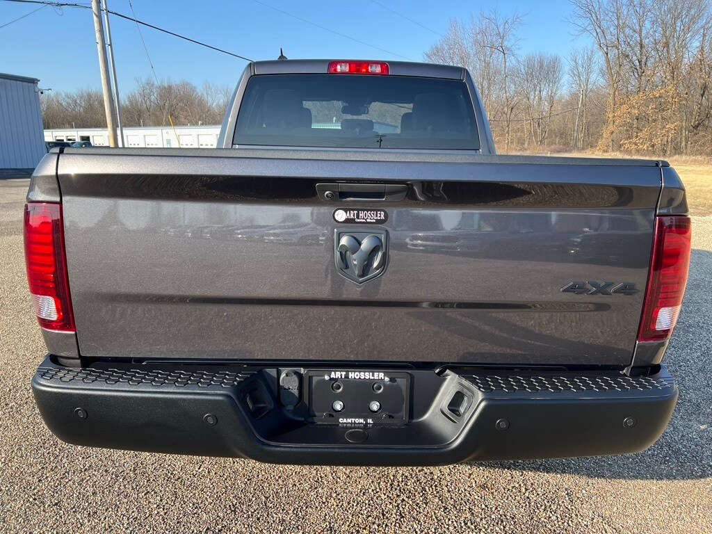 2022 Ram 1500 Classic photo 4