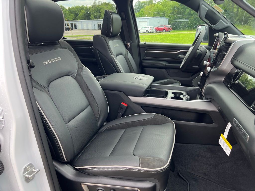 2026 RAM 1500 Laramie - Photo 11