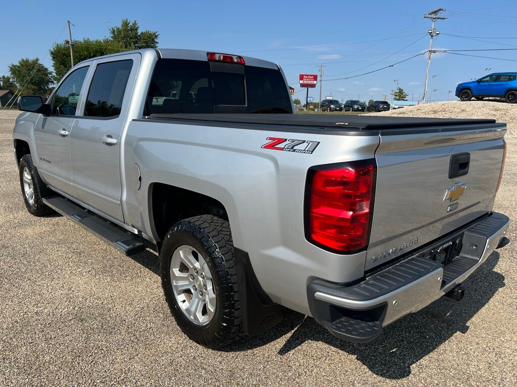 2018 Chevrolet Silverado 1500 LT photo 3