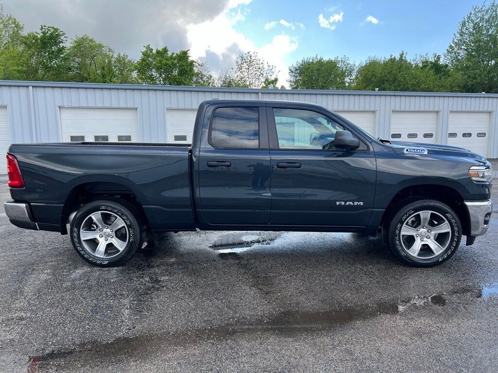 2025 Ram 1500 Tradesman photo 4