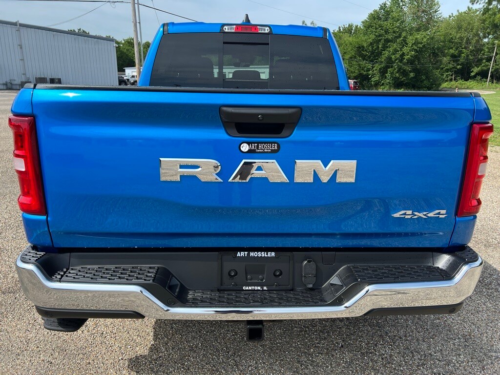 2025 Ram 1500 Tradesman photo 4