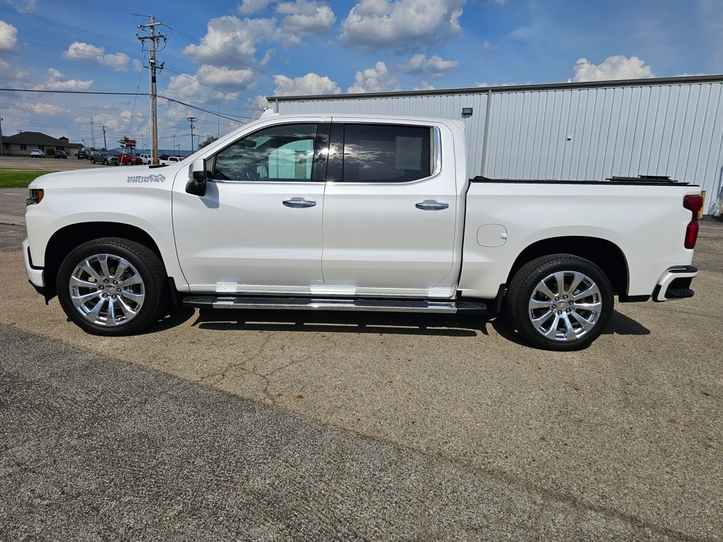 Used 2021 Chevrolet Silverado 1500 High Country with VIN 1GCUYHED3MZ301318 for sale in Canton, IL
