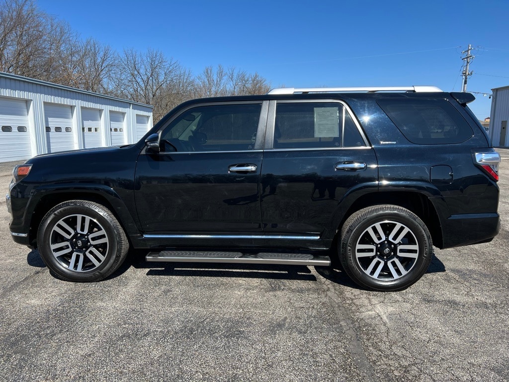 Used 2022 Toyota 4Runner Limited with VIN JTEKU5JR9N6033179 for sale in Canton, IL