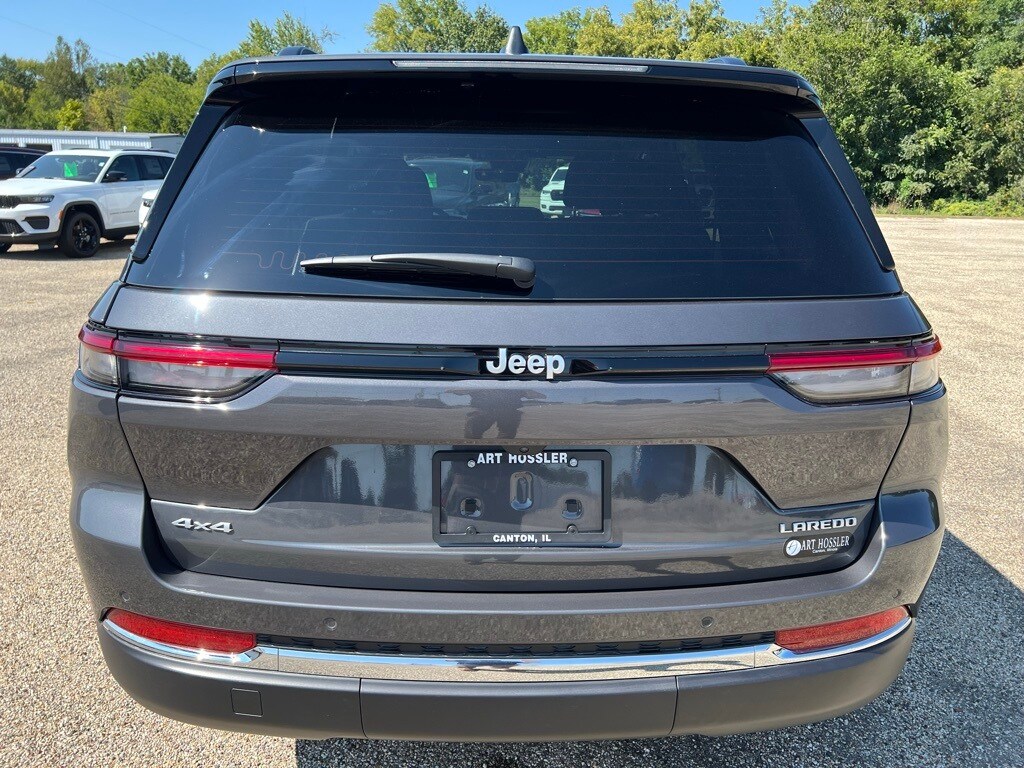 2025 Jeep Grand Cherokee Laredo X photo 4