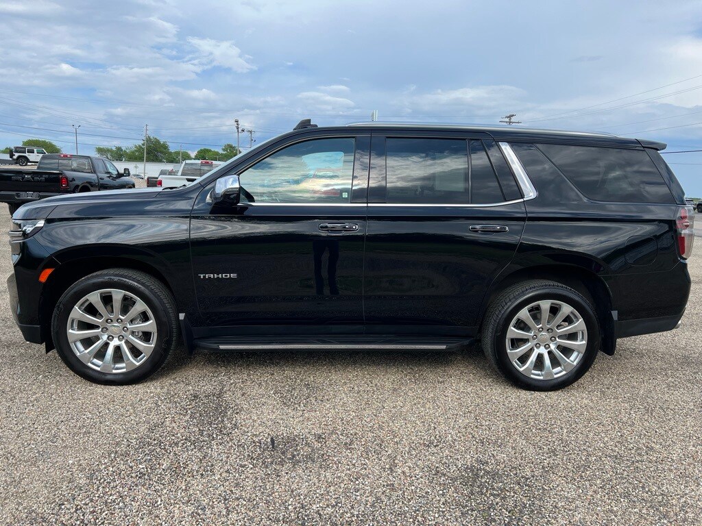 2021 Chevrolet Tahoe Premier photo 2