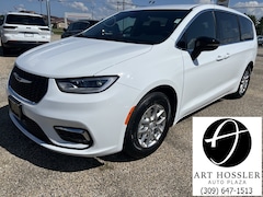 2026 Chrysler Pacifica Select Passenger Van