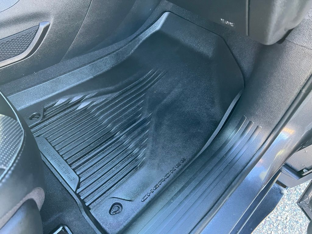 2022 Jeep Cherokee Limited - Photo 12