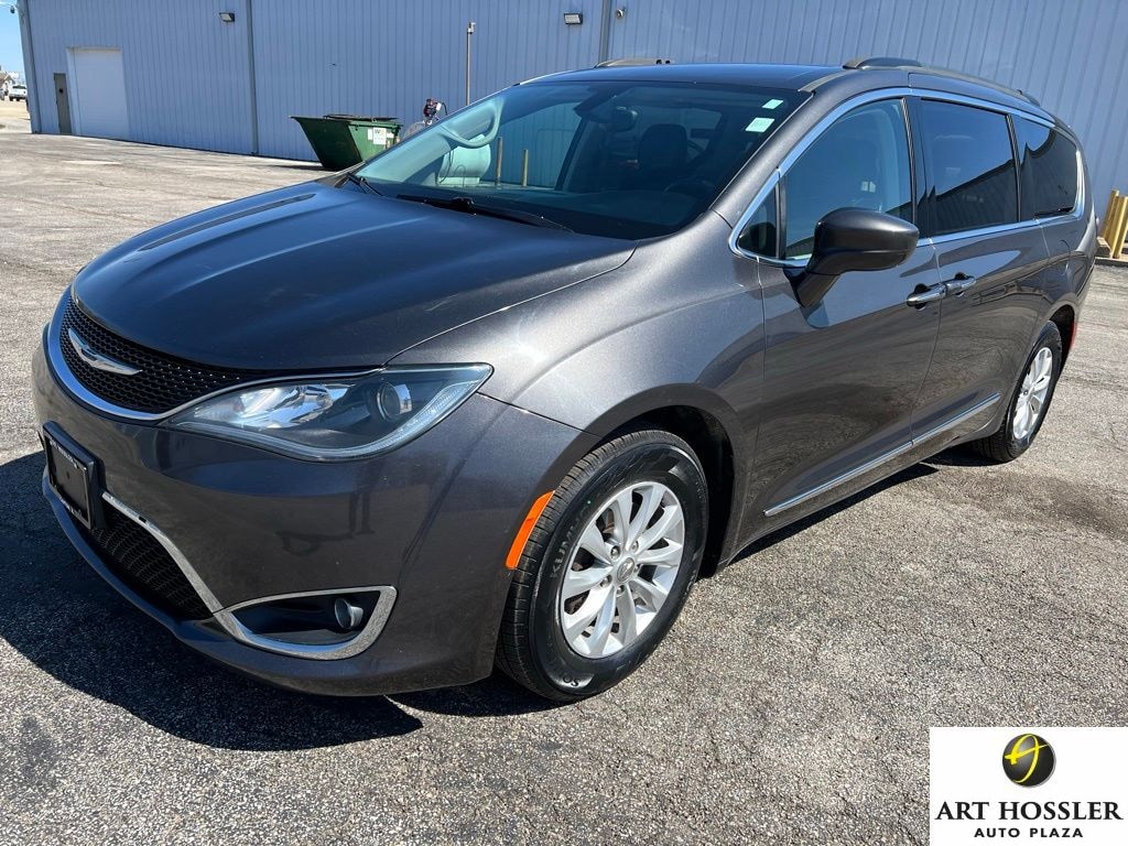 Used 2017 Chrysler Pacifica Touring-L Van