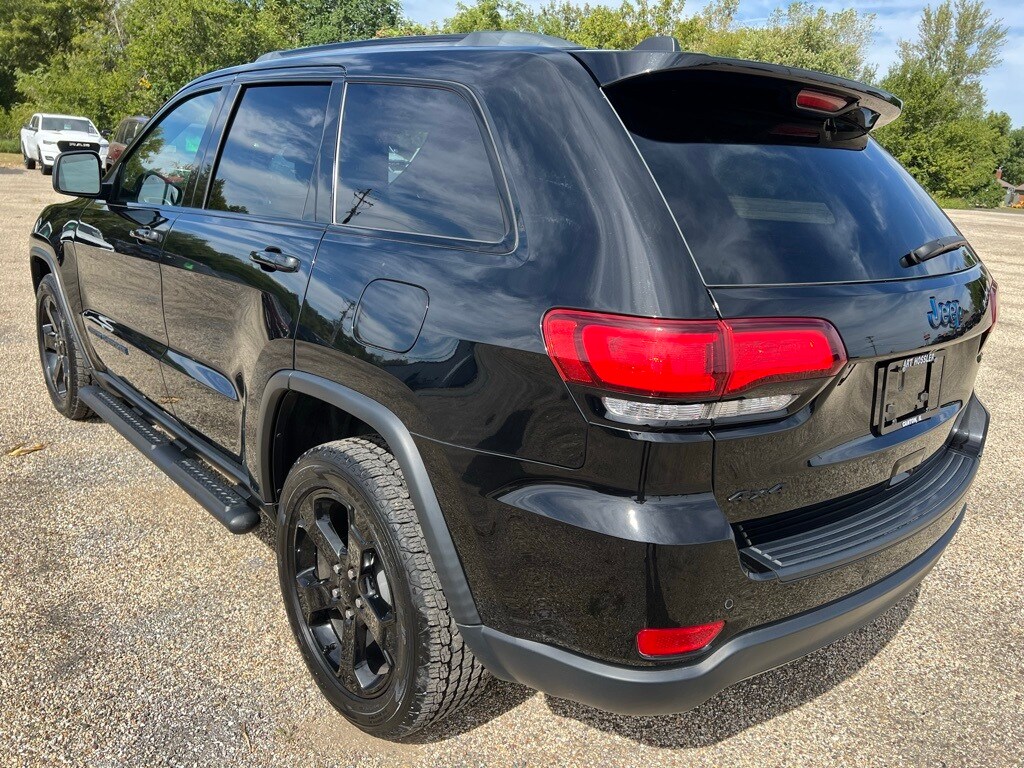 2020 Jeep Grand Cherokee Laredo Upland photo 3