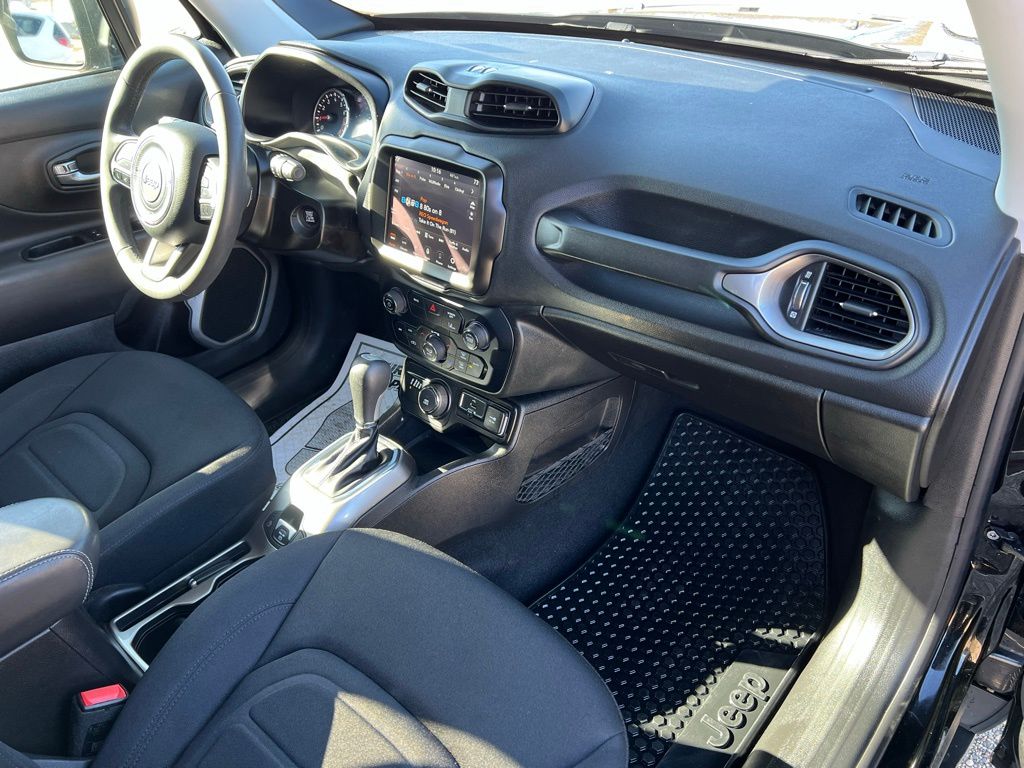 2022 Jeep Renegade Latitude - Photo 9