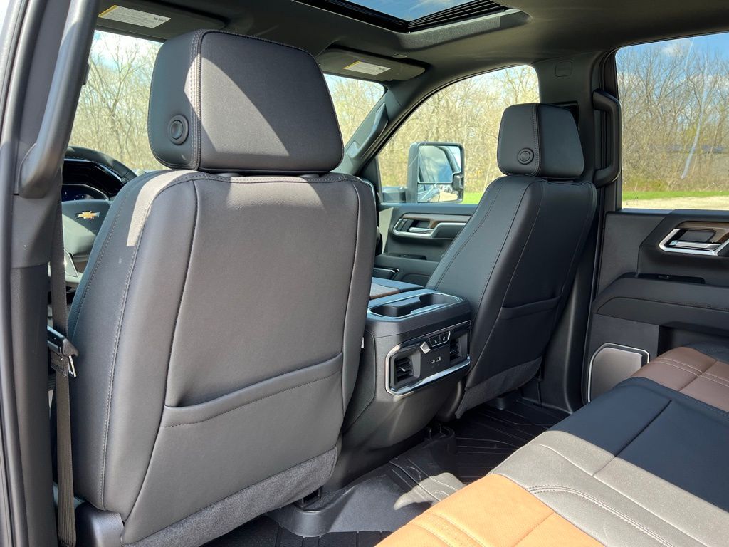 2025 Chevrolet Silverado 2500HD High Country - Photo 26
