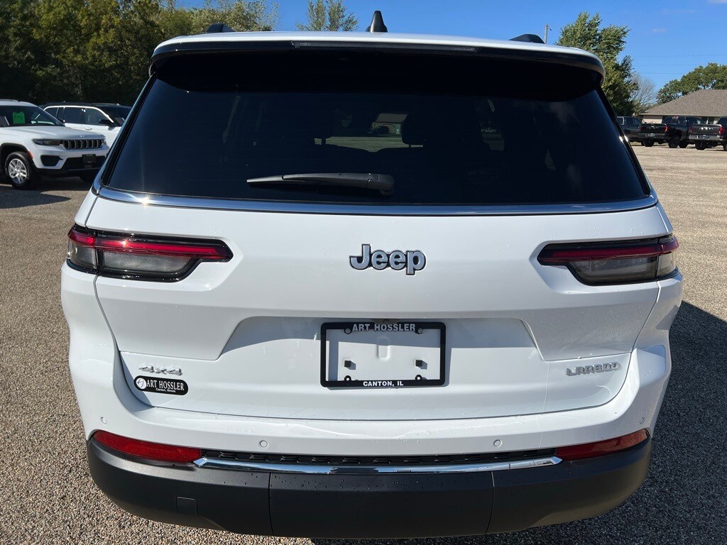 2025 Jeep Grand Cherokee Laredo Altitude photo 4
