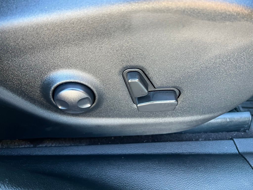 2022 Jeep Cherokee Limited - Photo 11