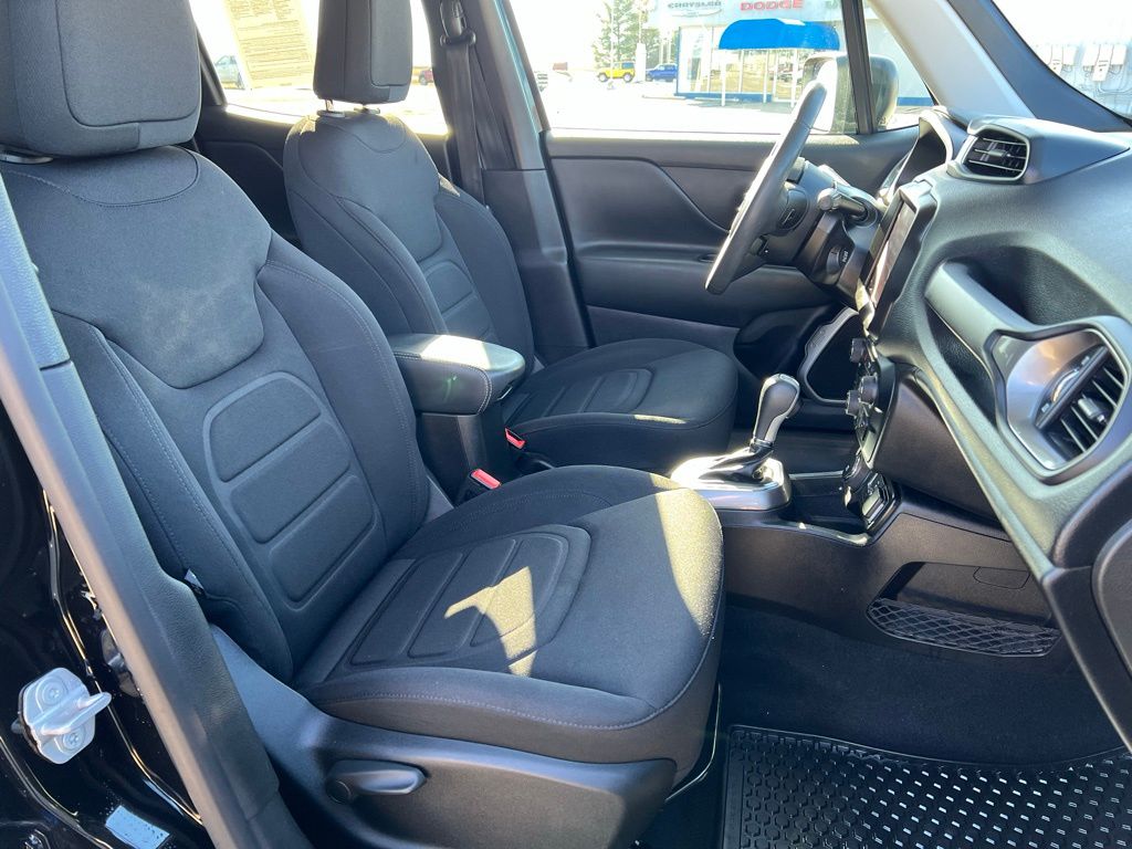 2022 Jeep Renegade Latitude - Photo 11