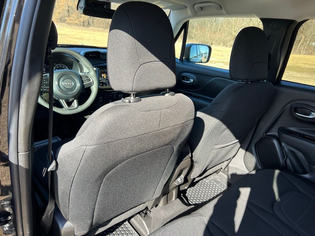 2022 Jeep Renegade Latitude - Photo 21