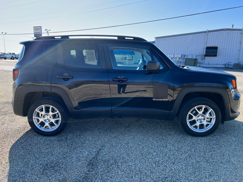 2022 Jeep Renegade Latitude - Photo 6