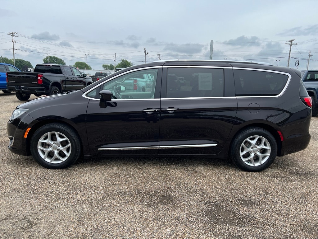 Used 2017 Chrysler Pacifica Touring-L Plus with VIN 2C4RC1EG4HR643771 for sale in Canton, IL