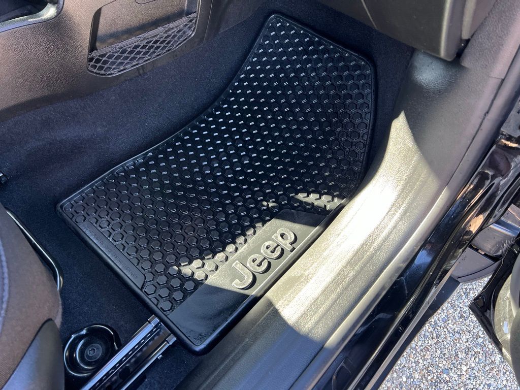 2022 Jeep Renegade Latitude - Photo 10