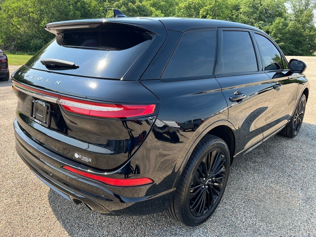2023 Lincoln Corsair Standard photo 3