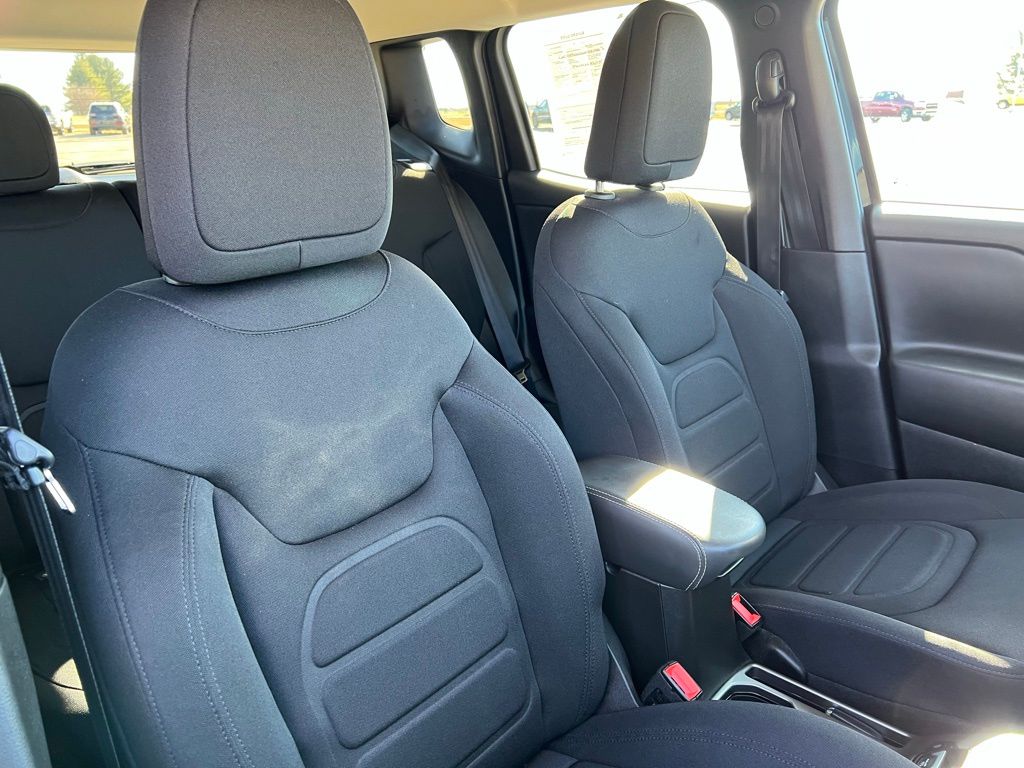 2022 Jeep Renegade Latitude - Photo 12