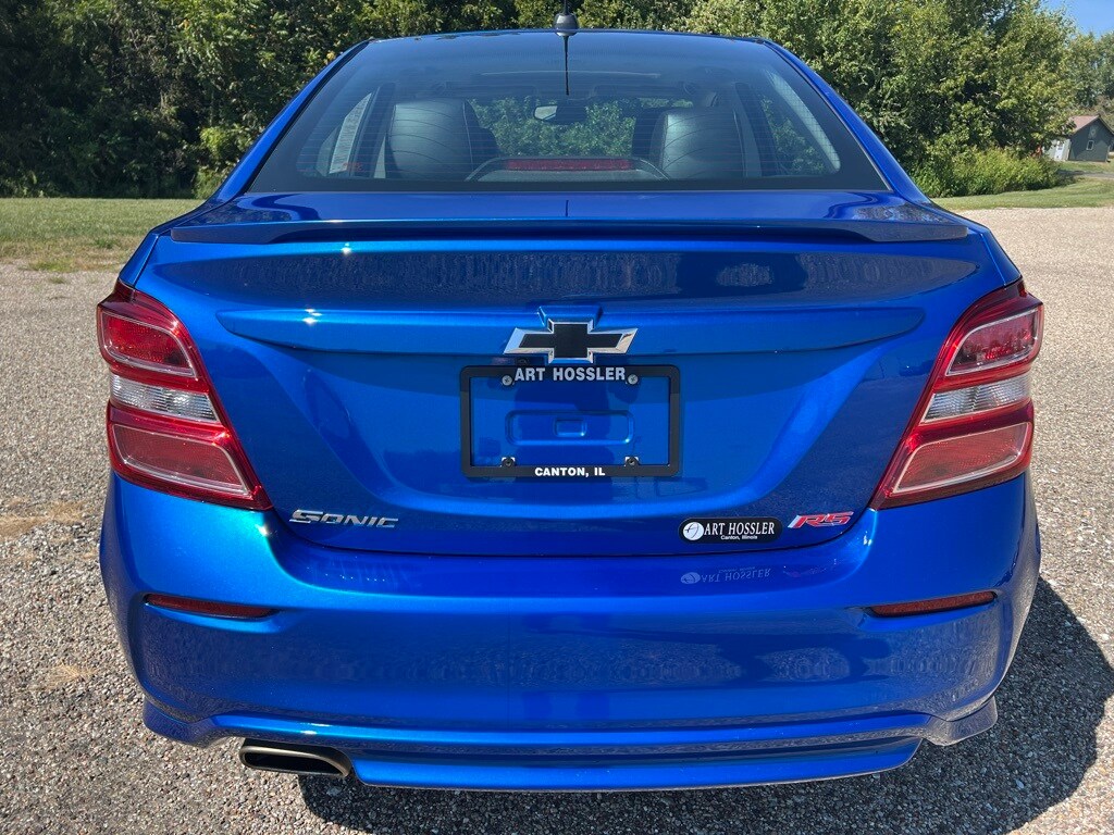 2020 Chevrolet Sonic Premier photo 4