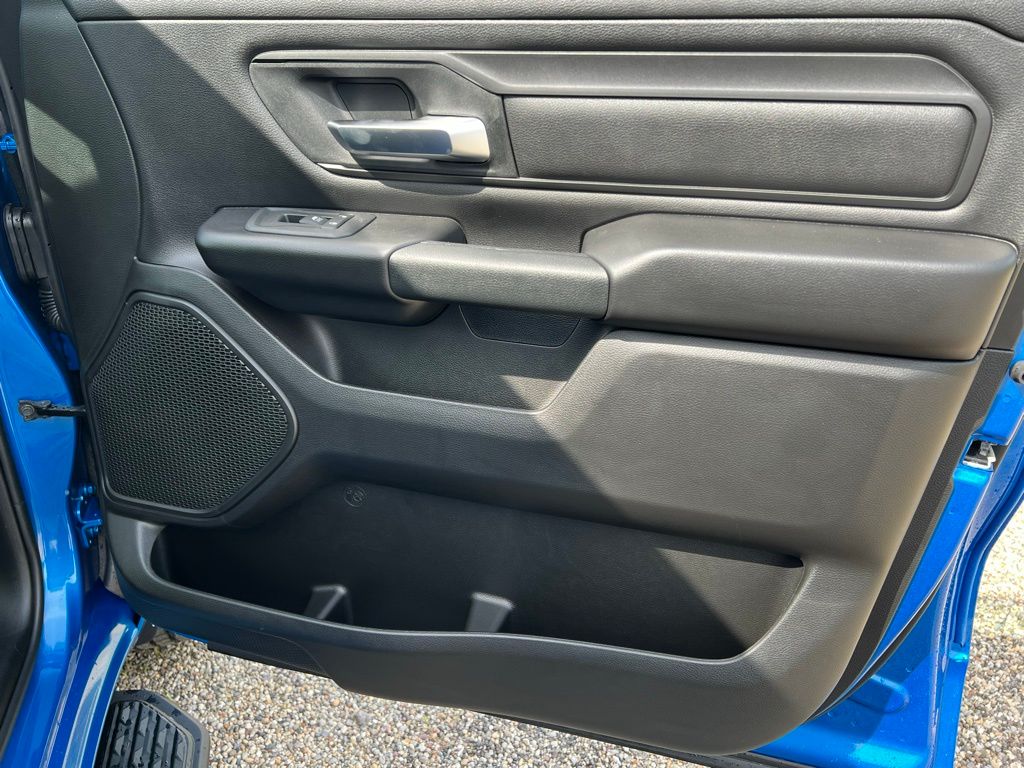 2025 RAM 1500 Tradesman - Photo 13