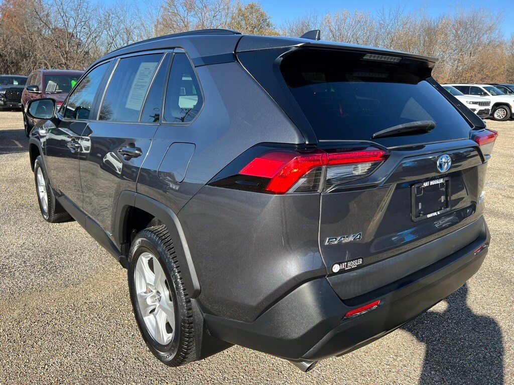 2020 Toyota RAV4 Hybrid XLE photo 2