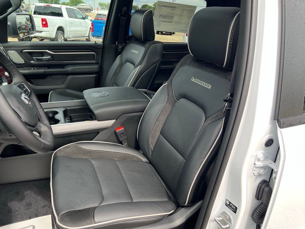 2026 RAM 1500 Laramie - Photo 31
