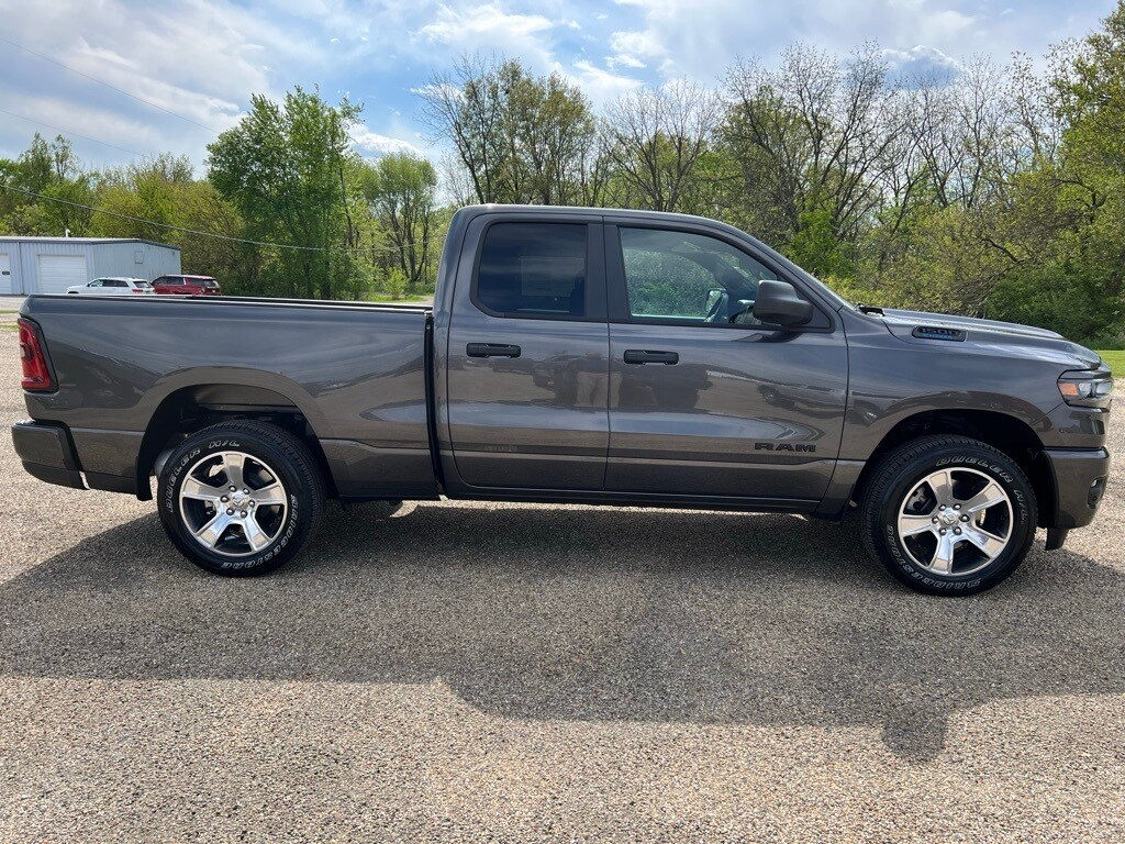 2025 Ram 1500 Tradesman photo 4
