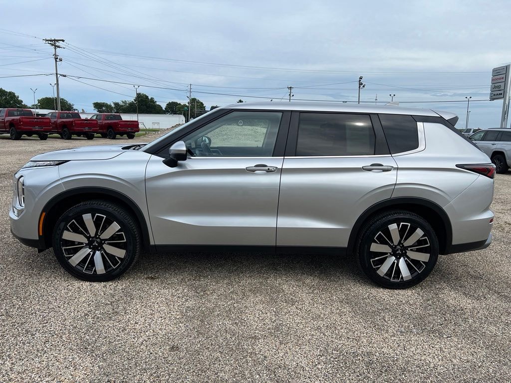 Used 2025 Mitsubishi Outlander SUV
