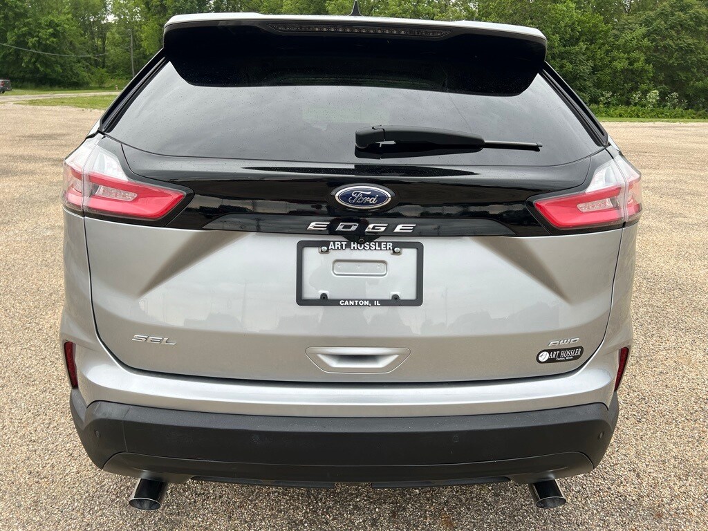 2022 Ford Edge SEL photo 4