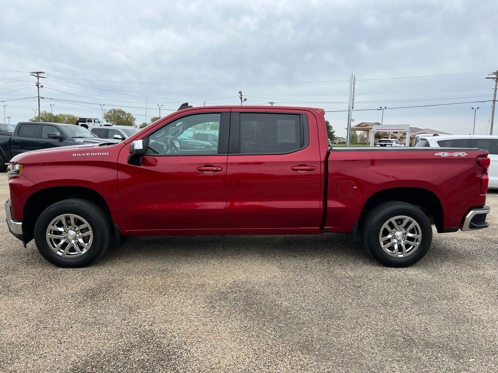 2021 Chevrolet Silverado 1500 LT photo 2