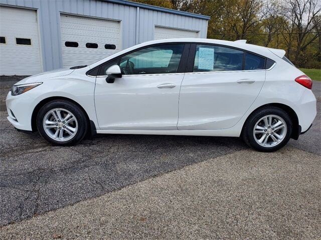 Used 2018 Chevrolet Cruze LT with VIN 3G1BE6SM3JS591182 for sale in Canton, IL