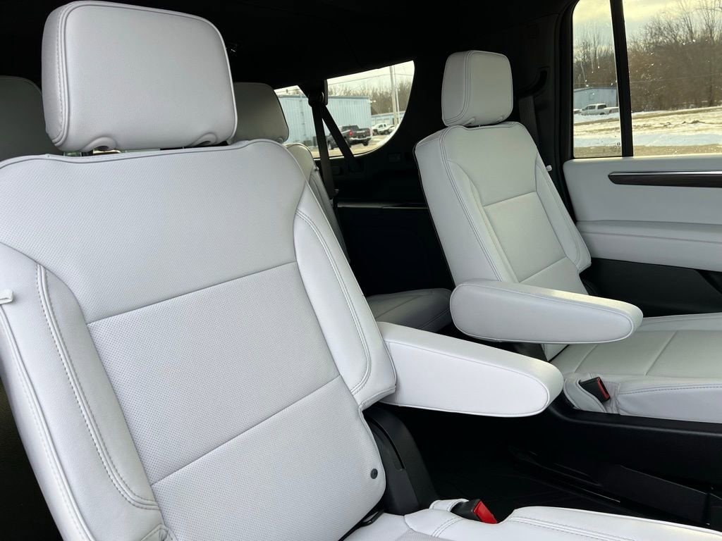 2026 Chevrolet Suburban Premier - Photo 14