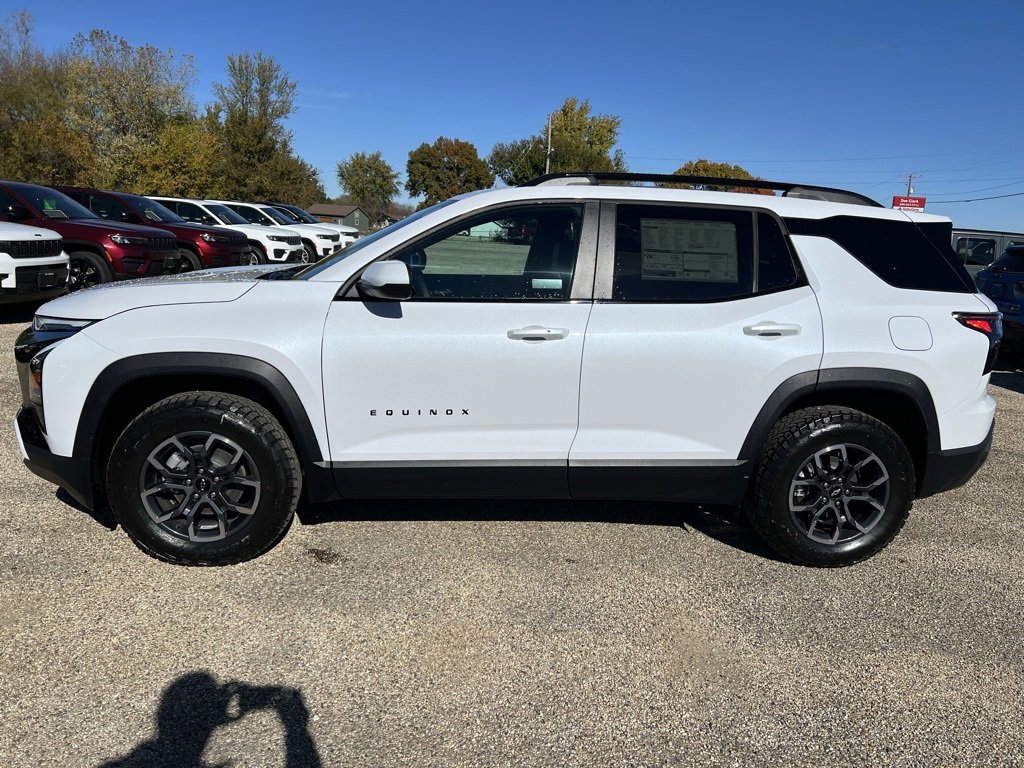 2026 Chevrolet Equinox ACTIV photo 2