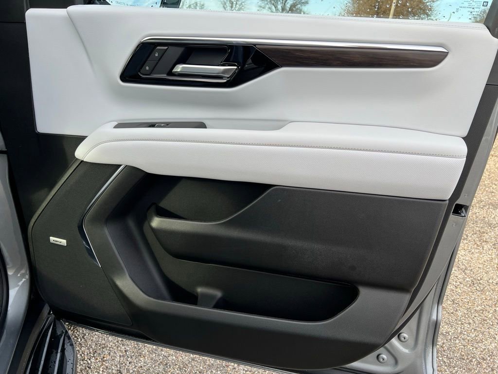 2026 Chevrolet Suburban Premier - Photo 13