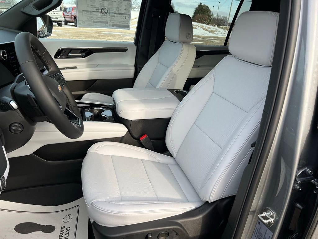 2026 Chevrolet Suburban Premier - Photo 28
