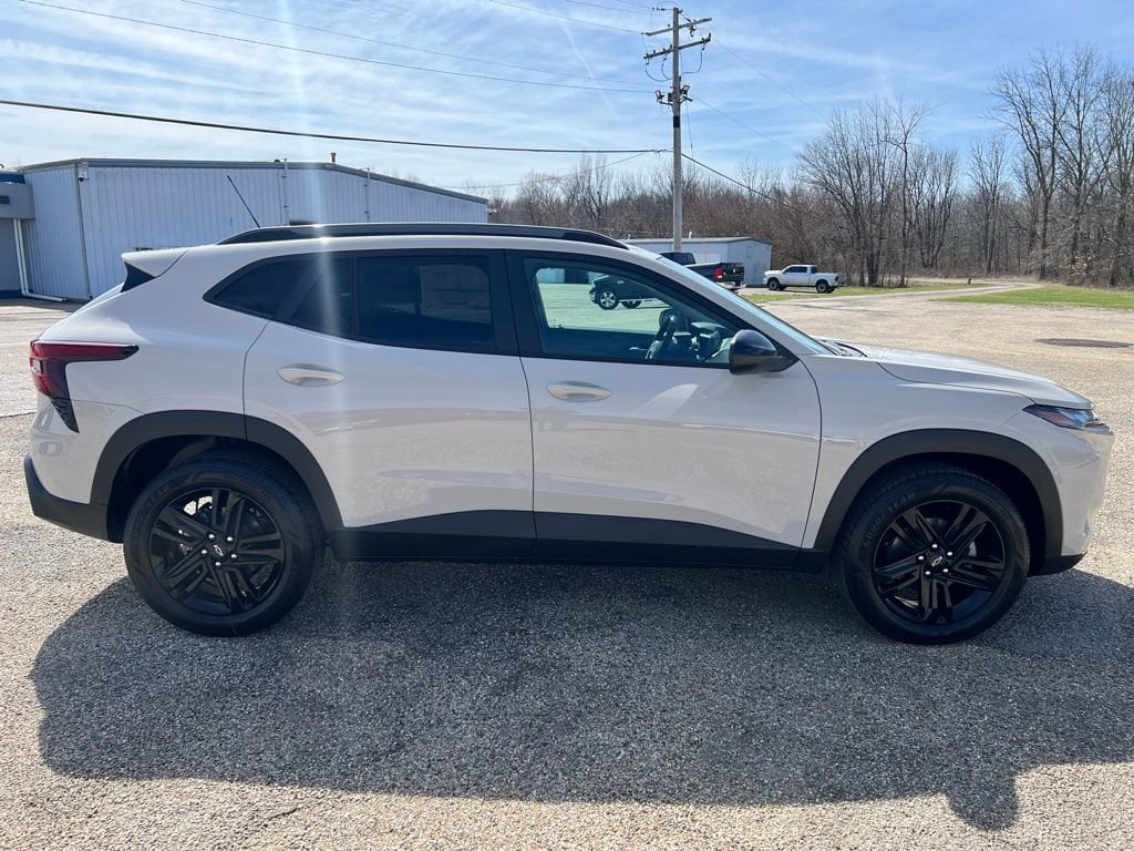 2026 Chevrolet Trax Activ - Photo 8