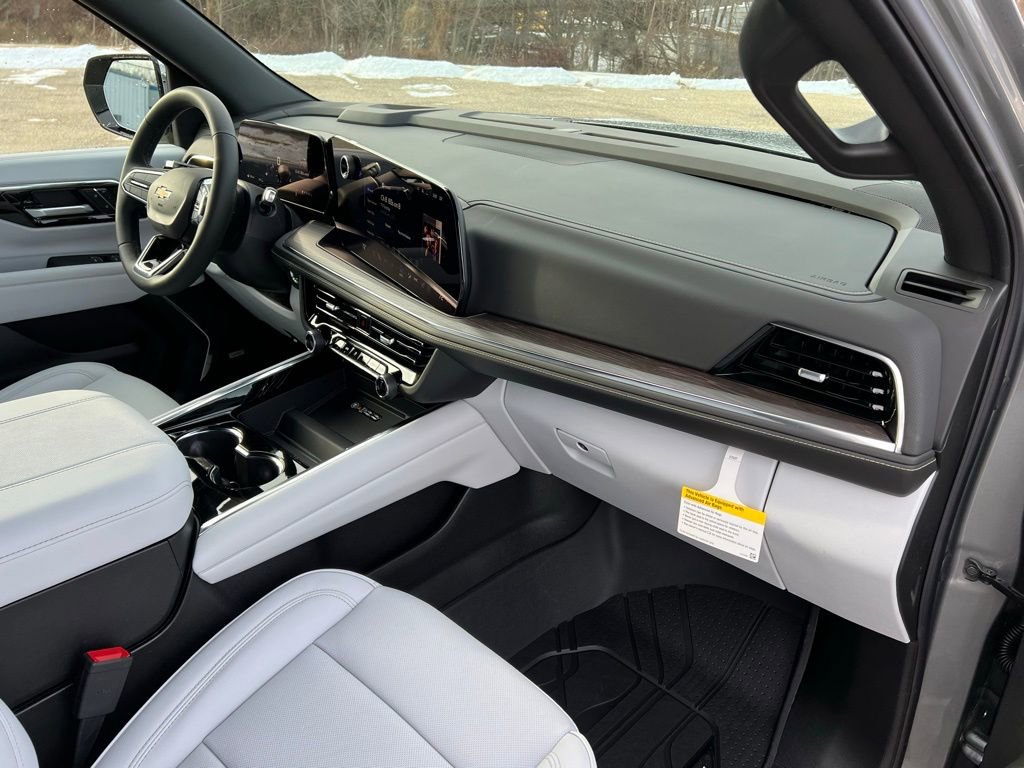 2026 Chevrolet Suburban Premier - Photo 8