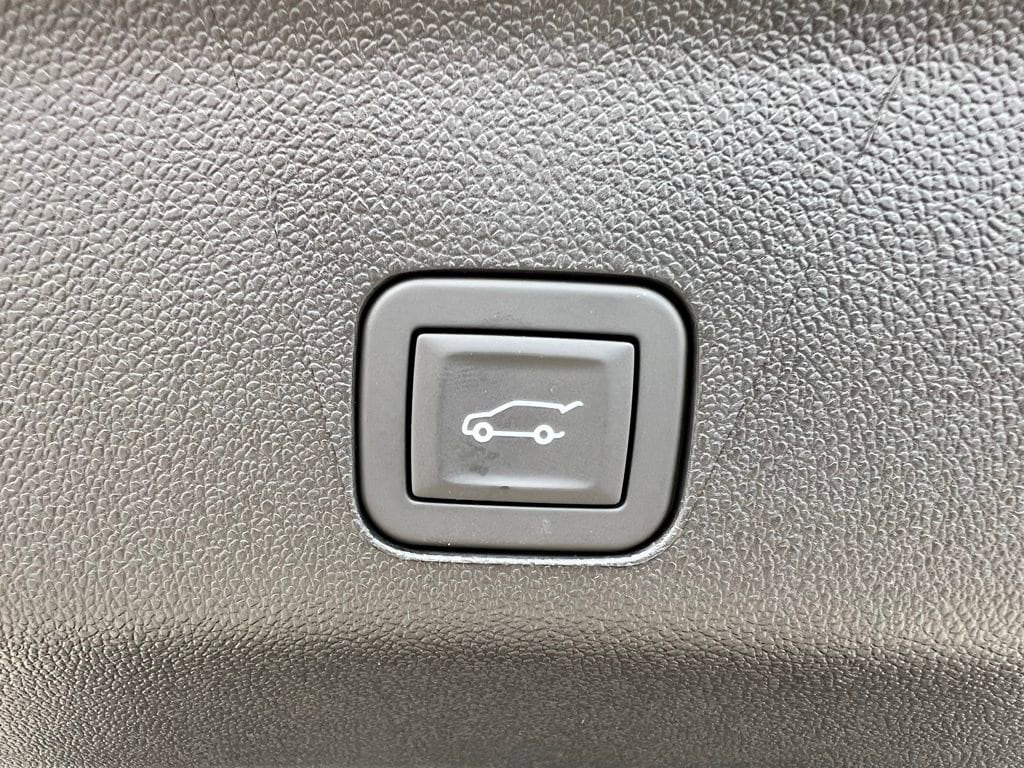2026 Chevrolet Suburban Premier - Photo 20